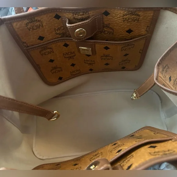 MCM Tote & Wallet Set - Picture 2 of 15